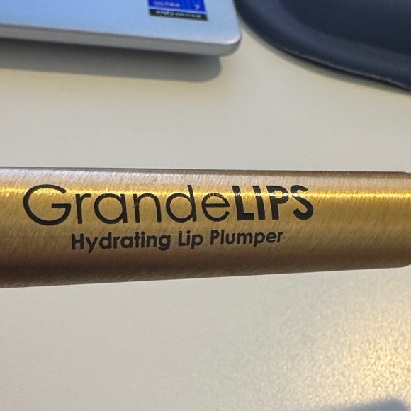 GrandeLIPS Hydrating Lip Plumper - NWT - Picture 5 of 7